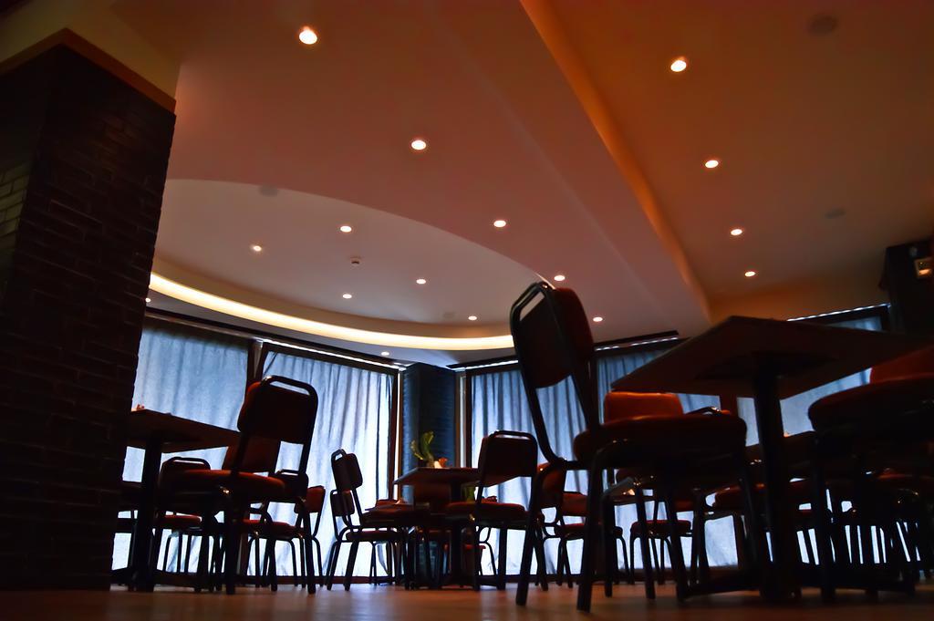 Adonis City Hotel Patras Exterior foto