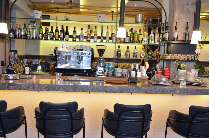 Adonis City Hotel Patras Exterior foto