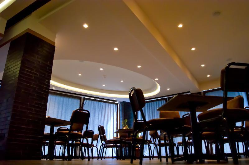 Adonis City Hotel Patras Exterior foto