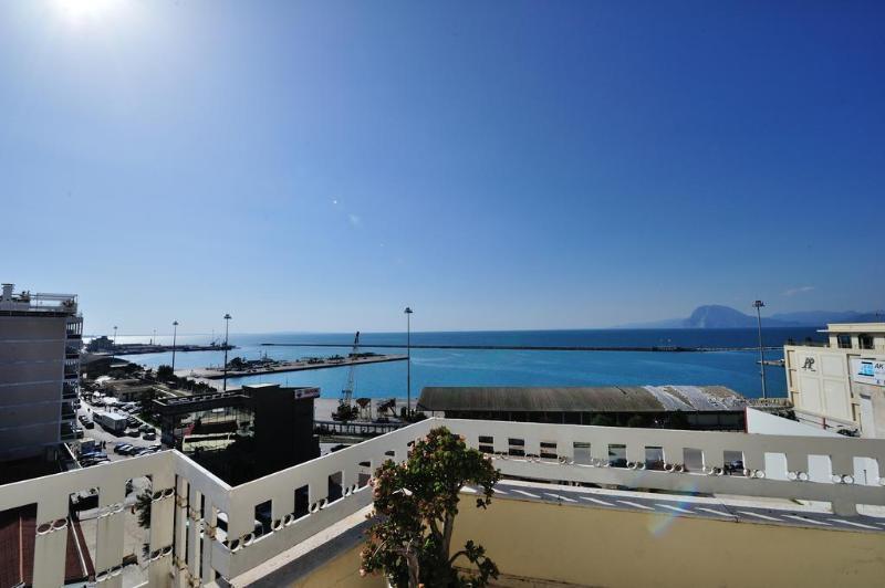 Adonis City Hotel Patras Exterior foto